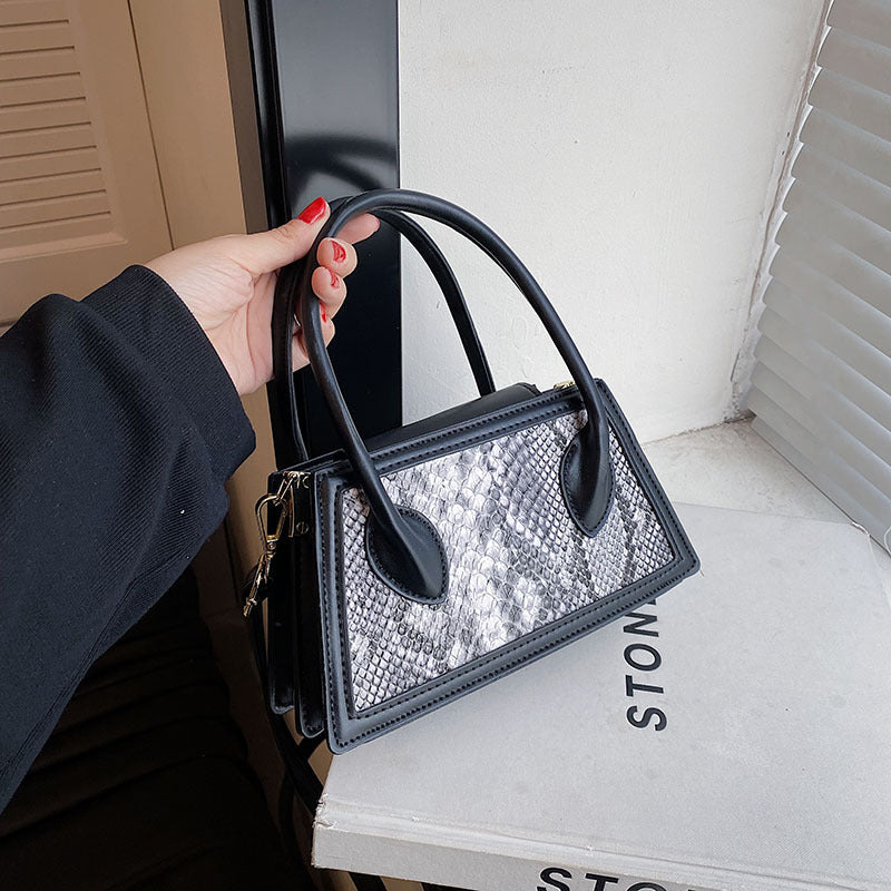Simple Personality Serpentine Single Shoulder Cross Body Bag