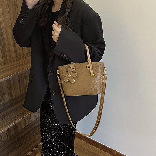 Retro Large Capacity Women's Cross-body Bag Fashion