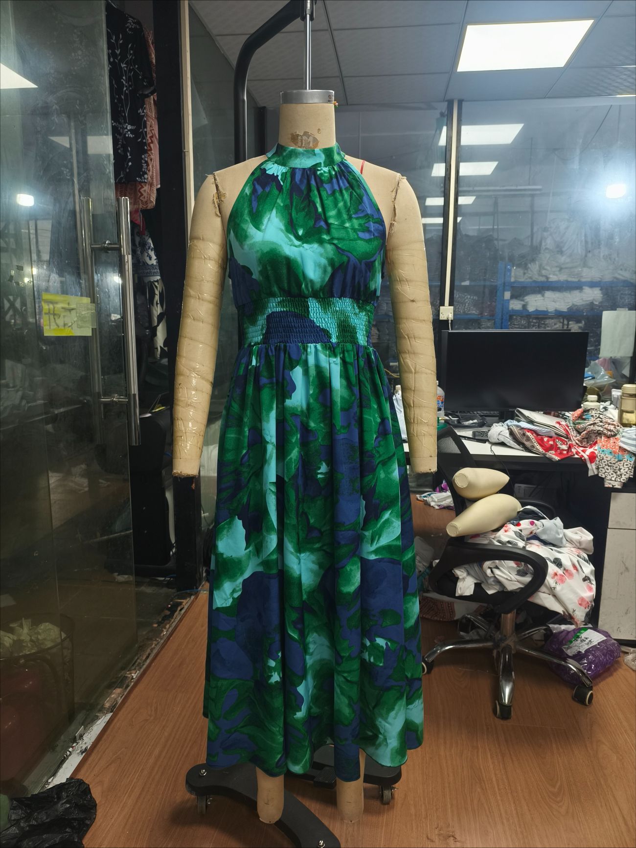 Temperament Waist-high Collar Printed Sleeveless Maxi Dress