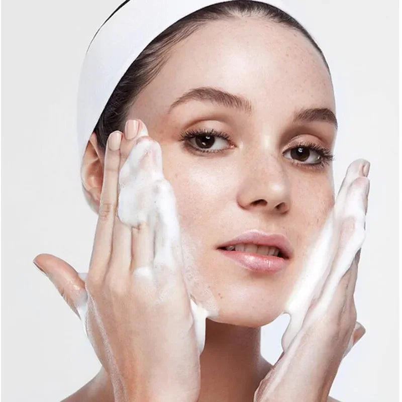 Moisturizing and Smooth Facial Cleanser Oil-control Deep Cleansing Foam Shrink Pores Cleansing Supplies